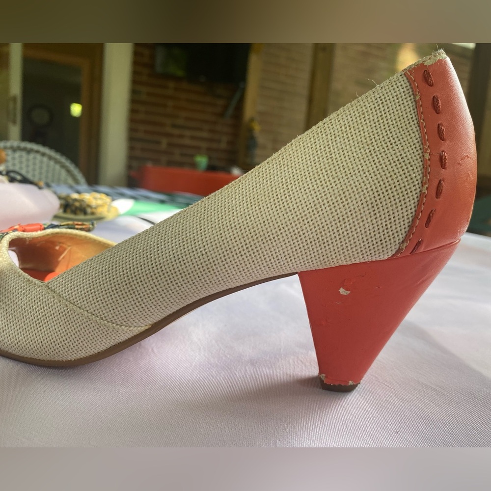 Seychelles Peep Toe Heels with Floral Bow - Size 8 - Picture 10 of 12